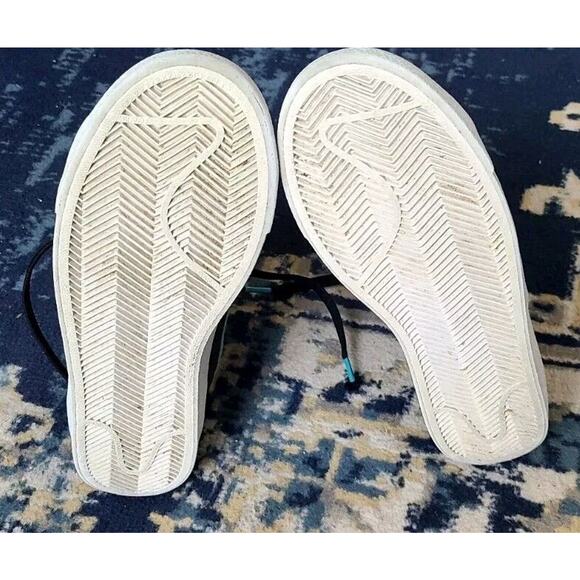 Nike Blazer Mid 77 Black White Blue Red Checks Size 4.5yr - Picture 4 of 8